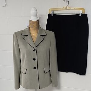 Two Pieces Blazer Black Piping Black & Skirt Classic Suit